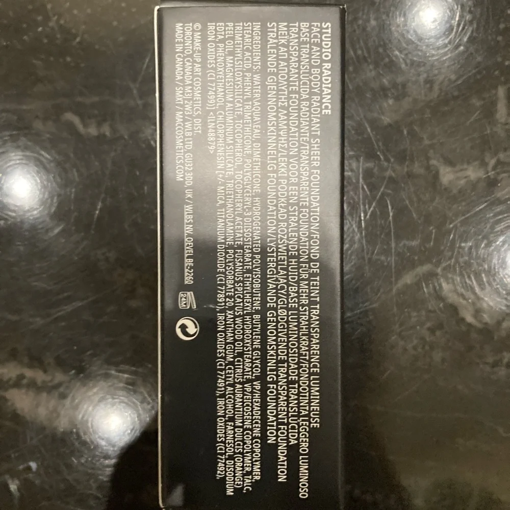 NIB MAC Radiant Sheer Foundation W4 - 50ml